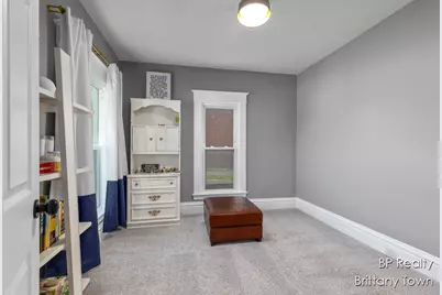 310 Sweet Street NE, Grand Rapids, MI 49505 - Photo 12