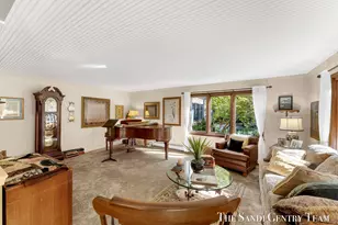 12879 Lakeshore Dr, Grand Haven, MI 49417 - Photo 26