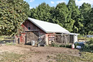 10746 Beebe Hwy, Tipton, MI 49287 - Photo 12