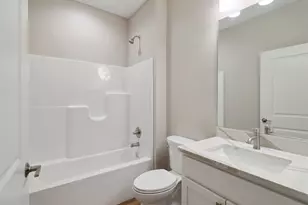 1160 Lochaven Cir, Hillsdale, MI 49242 - Photo 10