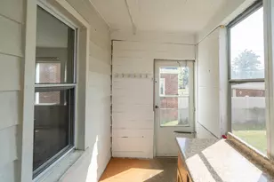 2656 10th St, Wyandotte, MI 48192 - Photo 14