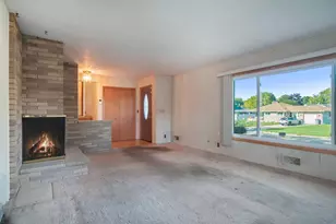 736 Shawmut Blvd NW, Grand Rapids, MI 49504 - Photo 4