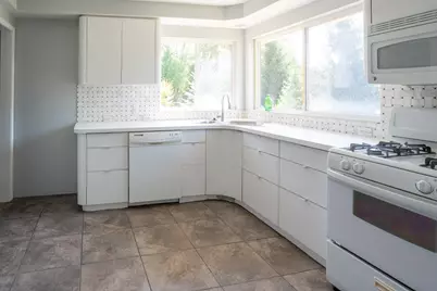 3066 W Huron Street, Waterford, MI 48328 - Photo 16