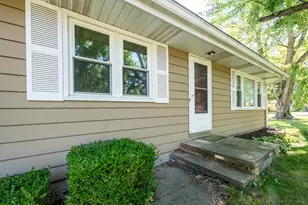 3215 Meade Ct, Saint Joseph, MI 49085 - Photo 4