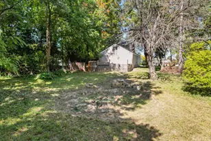 6044 Davison Rd, Burton, MI 48509 - Photo 28