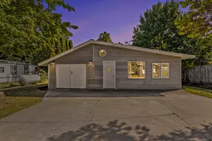 22455 Painter St, Edwardsburg, MI 49112 - Photo 2