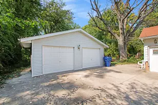 140 N Crystal Ave, Benton Harbor, MI 49022 - Photo 14