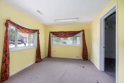 140 N Crystal Avenue, Benton Harbor, MI 49022 - Photo 20