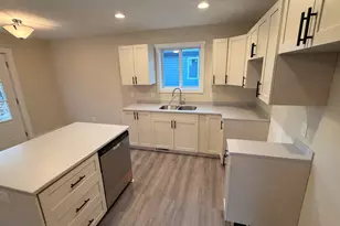 438 E Isabella Ave, Muskegon, MI 49442 - Photo 6