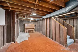 1043 Floral Ave SE, East Grand Rapids, MI 49506 - Photo 18