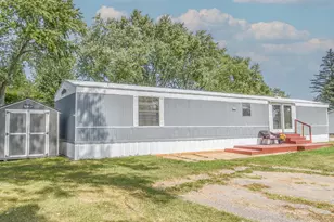 732 Cambridge Dr, Coldwater, MI 49036 - Photo 2