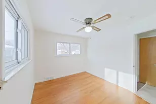 1934 Pinetree Dr, Trenton, MI 48183 - Photo 26