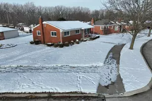 1934 Pinetree Dr, Trenton, MI 48183 - Photo 42