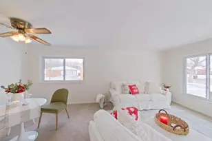 1934 Pinetree Dr, Trenton, MI 48183 - Photo 8