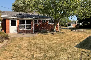 1934 Pinetree Dr, Trenton, MI 48183 - Photo 48