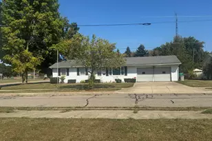 815 Swartz St, Three Rivers, MI 49093 - Photo 1