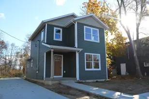 92 N State St, Sparta, MI 49345 - Photo 2