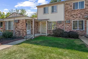 61119 Heritage Blvd, South Lyon, MI 48178 - Photo 2