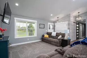 21909 Hilltop Cir, Stanwood, MI 49346 - Photo 12