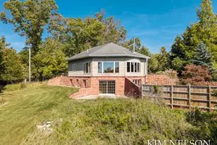 925 S Lake St, Whitehall, MI 49461 - Photo 1