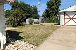 31948 Dover St, Garden City, MI 48135 - Photo 4