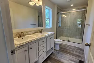 1176 Maple Leaf Ct, Charlotte, MI 48813 - Photo 16