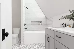 1886 Henrietta St, Birmingham, MI 48009 - Photo 30