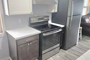 2000 William St, Lansing, MI 48915 - Photo 2