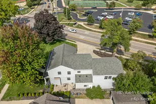 2412 Lake Dr SE, Grand Rapids, MI 49506 - Photo 52