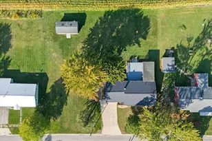 404 Sherwood Ave, Three Oaks, MI 49128 - Photo 10