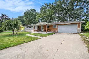 450 Orchard Ln, Battle Creek, MI 49015 - Photo 2