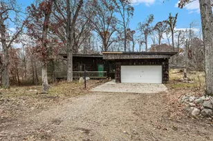 22485 Clear Lake Rd N, Battle Creek, MI 49014 - Photo 2