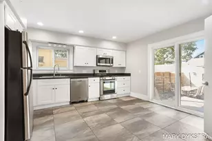 1019 Calvin Ave SE, Grand Rapids, MI 49506 - Photo 2