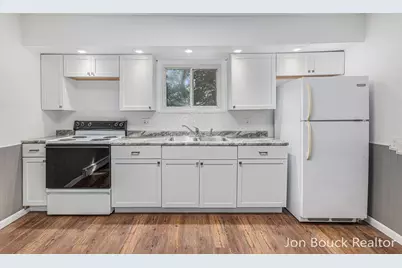 907 E Lincoln Street, Mount Pleasant, MI 48858 - Photo 6