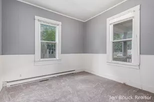 907 E Lincoln St, Mount Pleasant, MI 48858 - Photo 10