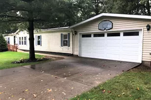 4262 Arrow Wood Curve, Benton Harbor, MI 49022 - Photo 2