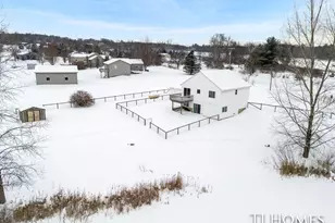 10525 Edgerton Ave NE, Rockford, MI 49341 - Photo 40