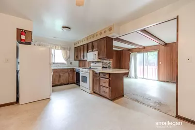 1237 Dale Court NE, Grand Rapids, MI 49505 - Photo 4