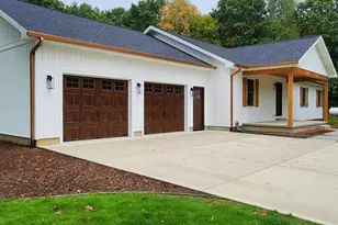 1625 Secluded Acres Dr, Hastings, MI 49058 - Photo 12