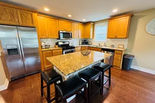 585 Beachwood Path, Benton Harbor, MI 49022 - Photo 18