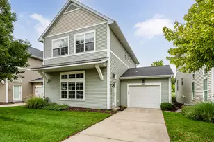 585 Beachwood Path, Benton Harbor, MI 49022 - Photo 2