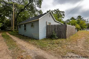 2029 7th St, Muskegon, MI 49444 - Photo 10