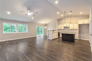 300 Carefree Ct, Niles, MI 49120 - Photo 2