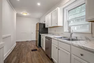 1054 Crosby St NW, Grand Rapids, MI 49504 - Photo 10