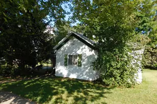 210 Grove St, Sturgis, MI 49091 - Photo 2