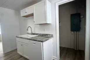 180 N Woodlawn Ave, Battle Creek, MI 49037 - Photo 12