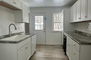 180 N Woodlawn Ave, Battle Creek, MI 49037 - Photo 8