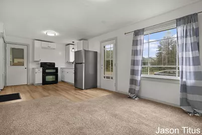 110 E Sycamore Street, Wayland, MI 49348 - Photo 4