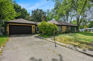 902 Coolidge Ave, Kalamazoo, MI 49006 - Photo 2