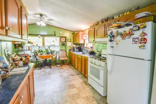 202 Dons Dr, Coldwater, MI 49036 - Photo 6